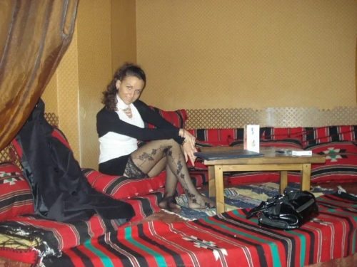 Seductive Brunette in Sexy Outfit, Nude Photos - Explicit and Exciting!