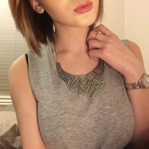 Blonde Bombshell with Stunning Body and Sweet Smile - Hot Babe Photo