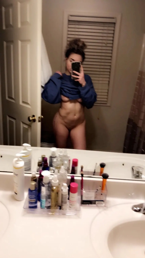 Sexy Ice Skater Selfie with Big Booty - Explicit Photo