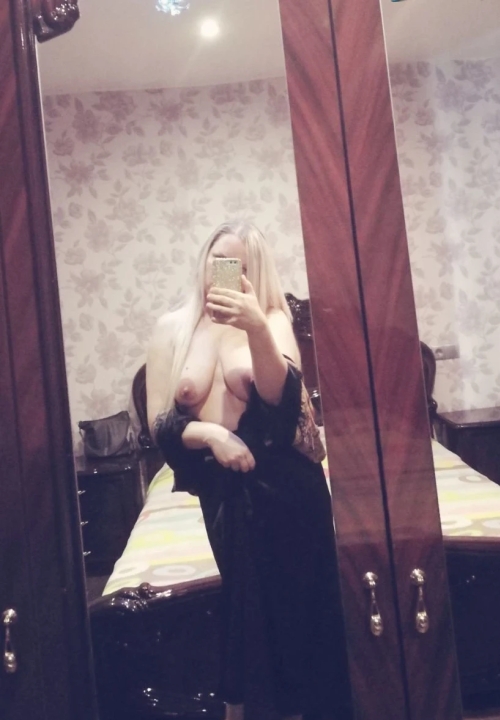 Seductive Charm Spreading Her Pussy Lips - Explicit Russian Beauty