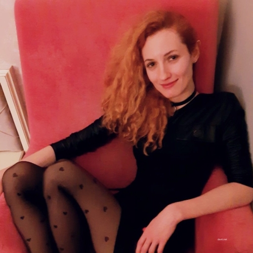 Exposed: She Revealed She's Pantyless in Bold Display