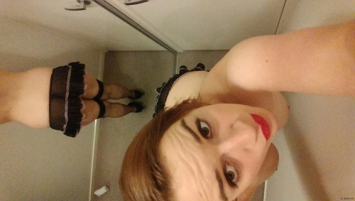 Erotic Treasures: Sensual Body Art and Naked Beauty Photoshoot