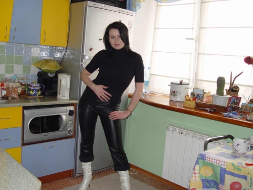 Hot Busty Mom Photoshoot