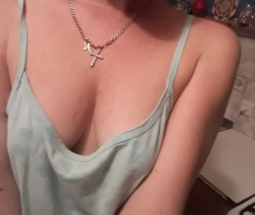 Explicit Selfies: Bold and Provocative Photoshoot