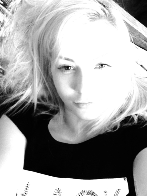 Sexy Blonde Takes Nude Selfie Posing Seductively