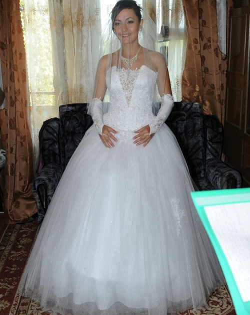 Always Posing Everywhere: A Bold and Explicit Photo Collection