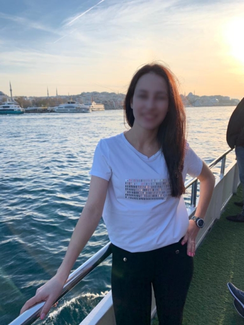 Amateur Skinny Chick with Tight Ass Porn Photo