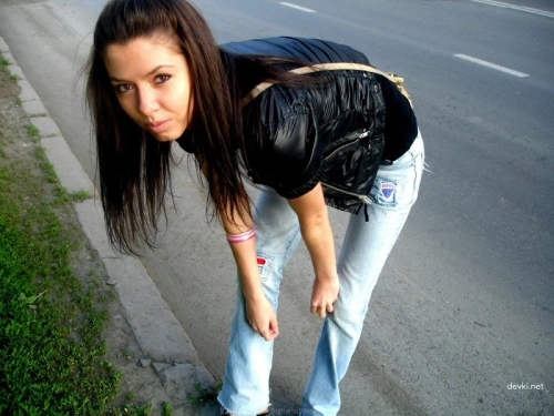 Seductive Girl with Juicy Booty: Explicit Photo Shoot