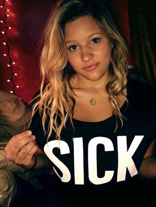 Naked Beauty in Home Selfie: Free Online Erotic Sensation