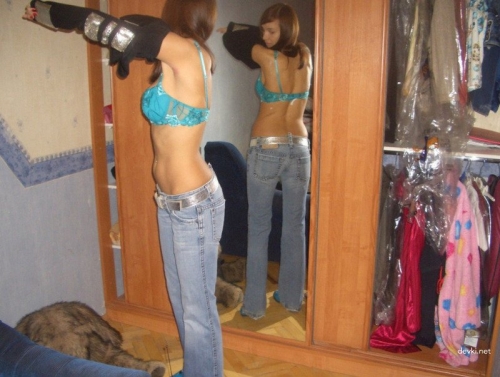 Guy Fucks Busty Girlfriend and Cums Inside Her