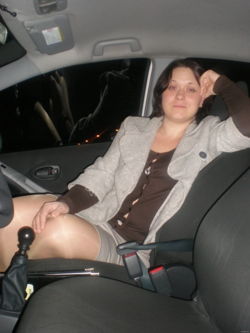 Hot Tallinn Babe Natalya Sucking Cock in Car