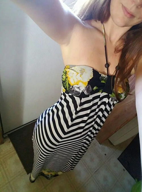 Selfie on Phone: Hot and Naughty Photo Session