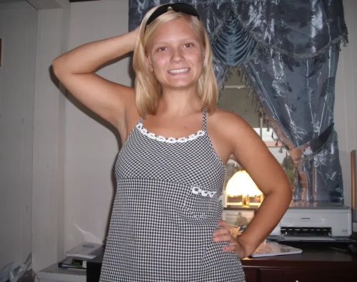 Curvy Blonde's Intimate Anal Sex Photo - Explicit XXX Content