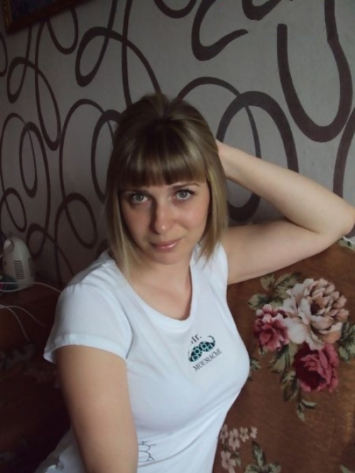 Wife stripping on camera and flaunting naked body