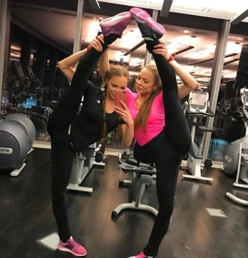 Flexible Beauties with Stunning Flexibility (30 Explicit Photos)