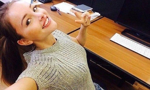 Bored Office Girls: 26 Explicit Photos of Women Slacking Off at Work