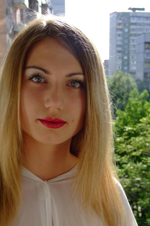 Amateur Erotic Photo: Explicit and Sensual Shots for Adults