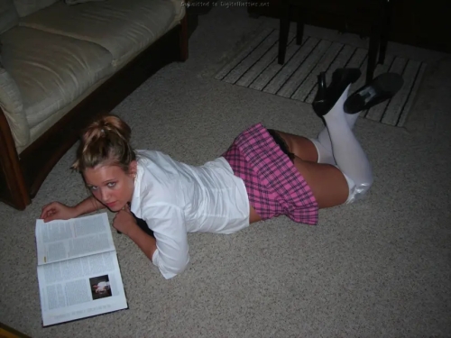 Revealing Her Juicy Booty - Explicit Photo Displaying Appetizing Ass