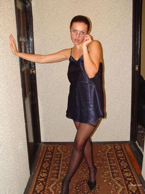 Sexy Girl Ready for Hot Sex – Beautiful Young Woman in Seductive Pose