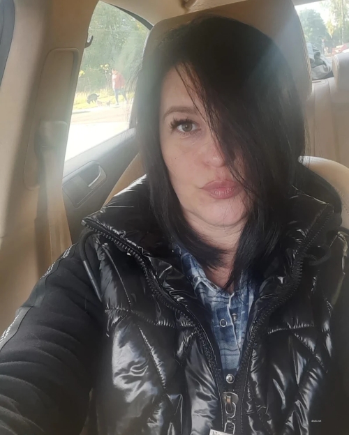 Seductive Nadya: Delicious Curves and Sensual Poses for Your Appetite