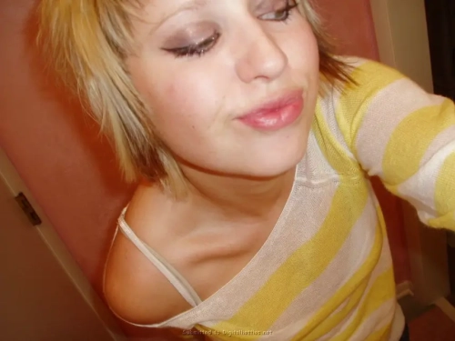 Explicit Blonde Exposes Tits in Public - Young Woman Flashes Boobs
