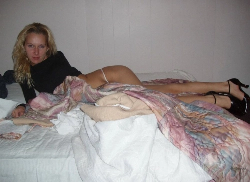 Slim Girl in Bed: Explicit and Sensual Bedroom Photoshoot