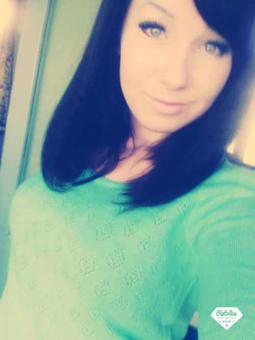 Private Phone Photos Under Repair: Explicit Content Uncovered