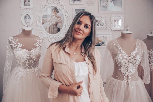 Hot Blonde Shows Off Her Body and Masturbates