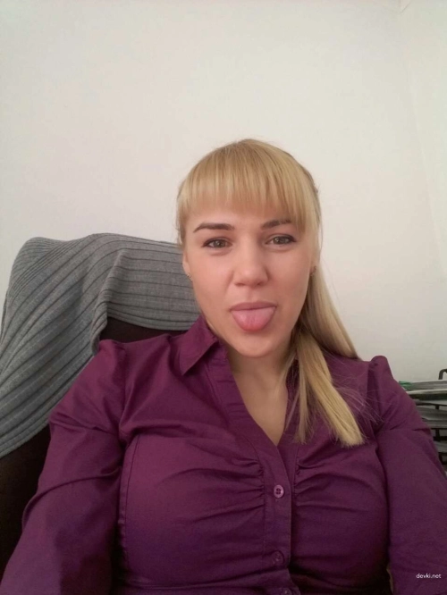Private Woman's Explicit Photo: Sensual and Provocative Portrait