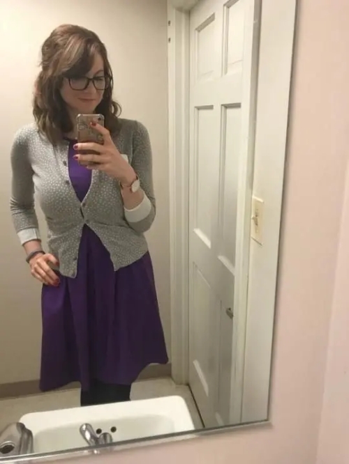 Big Natural Tits on Hot Brunette - Explicit Busty Babe with Huge Boobs