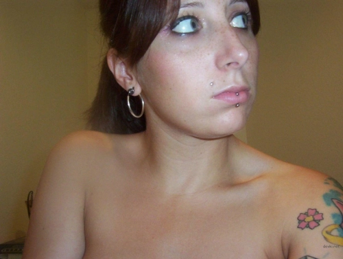 Teen girl gives blowjob to guy: Hardcore oral sex action