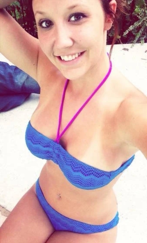 Sizzling Tan Lines on Girls: 36 Hilarious Photos of Sun-Kissed Beauties