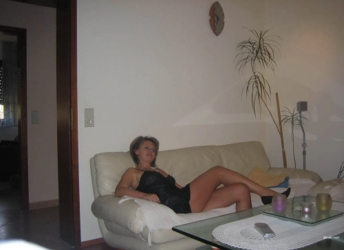 Explicit Mature Woman Erotic Home Photoshoot