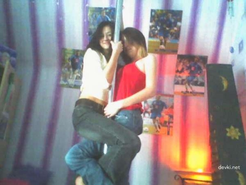 Two Girls in Car Threesome with Guy: Explicit XXX Action