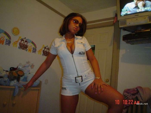 Hot Babe Gets Naughty