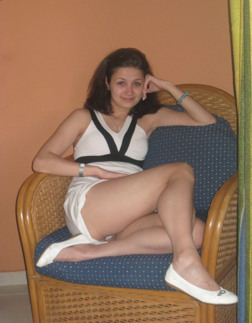 Naughty Masha Poses in the Shower and at Home - Explicit Amateur Photos