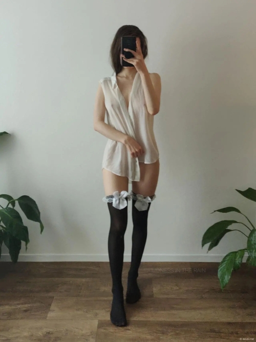 Steamy Moments Captured: Intimate Photoshoot in the Spotlight