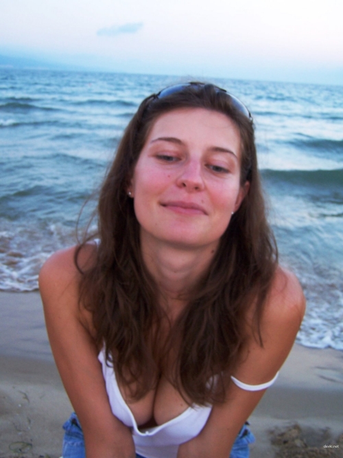 Naked Girlfriend: Explicit Nude Photo of Sexy Woman