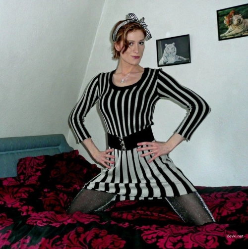 Redhead Mature Slut Posing - Explicit MILF Porn Photo