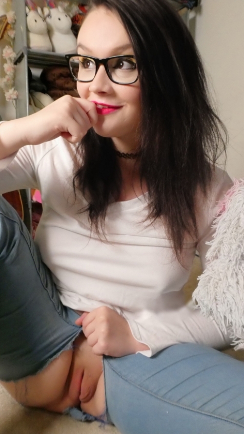 Dark-Haired Girl Shows Smoothly Shaved Intimate Area and Round Booty