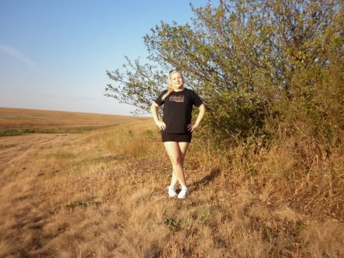 Mature Horny Blonde Strips Outdoors - Explicit Nature Tease