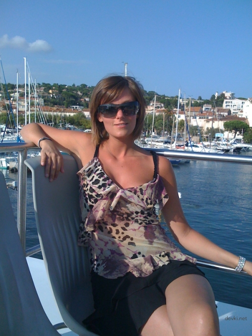 Beautiful Woman Enjoys Giving Blowjob - Hardcore Oral Sex Porn Photo