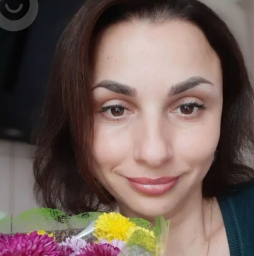 Topless Woman Poses in Car: Explicit Photo Shoot