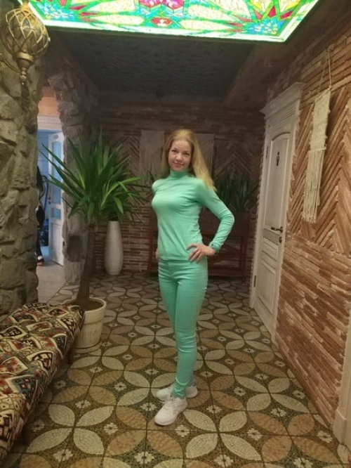 My Wife Loves Taking Erotic Selfies