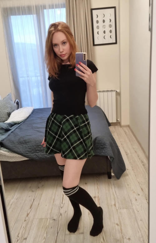 Free Intimate Photo of Long-Legged Bitch with Bold Charm