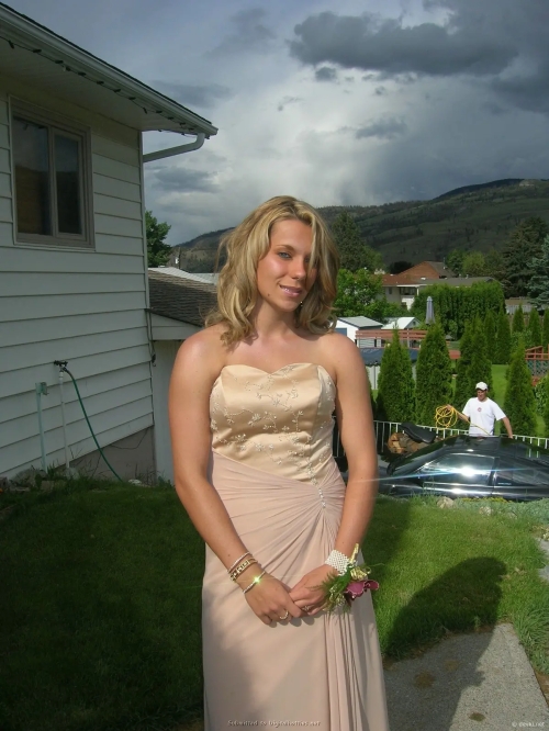 Seductive Girlfriend Poses for Her Boyfriend: Explicit Intimate Photoshoot