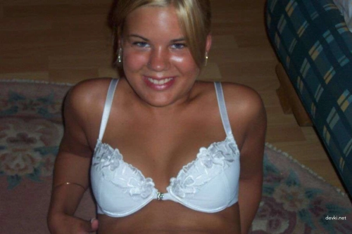 Private Photo of Busty Babe Exposed - XXX Curvy Girl Selfie