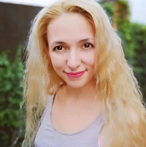 Slim Julia's Explicit Solo Session: Hot Blonde Babe Masturbates Passionately