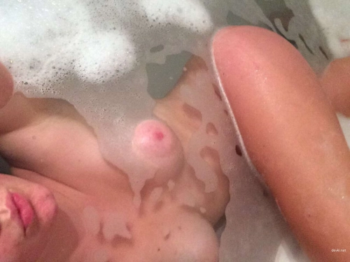 Hot Girl Selfie in the Bath - Explicit Bathroom Photo Shoot