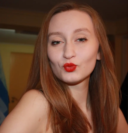 Fiery Slut with Massive Tits Gives Blowjob